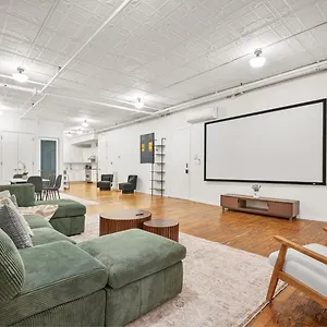 Massive Soho Loft 4 Bedrooms 2 Bath 7 Beds United States